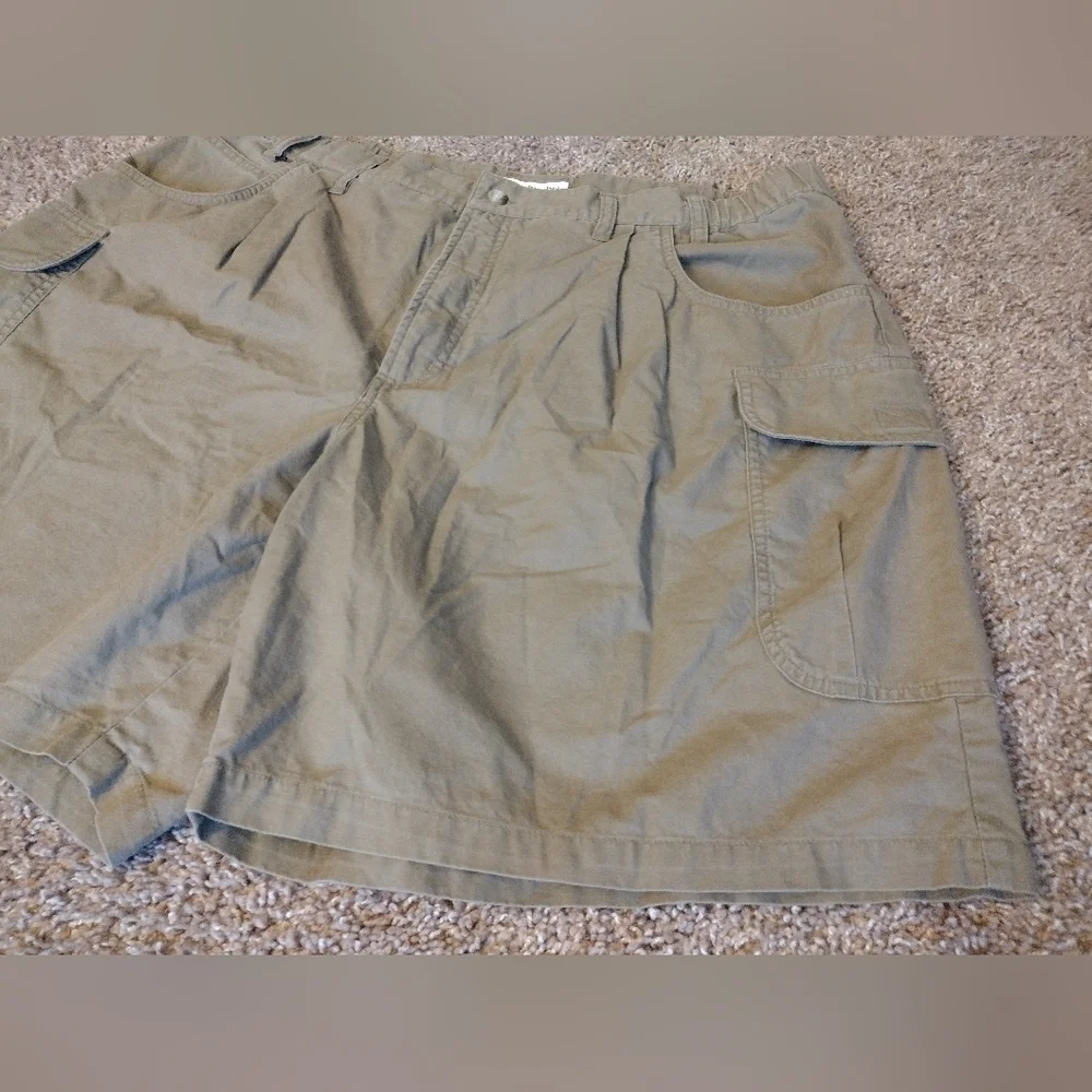 Columbia Men's Olive Cargo Outdoor Sportswear Casual Shorts Men's 42